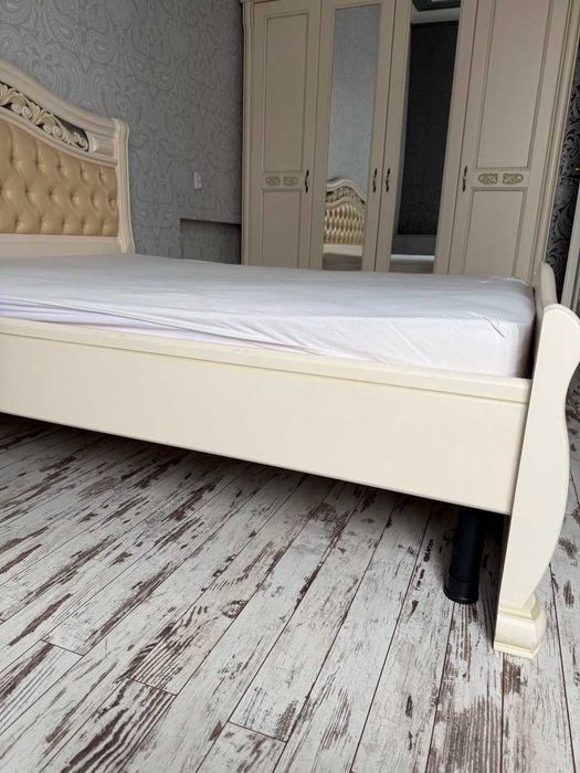 кровать и матрас