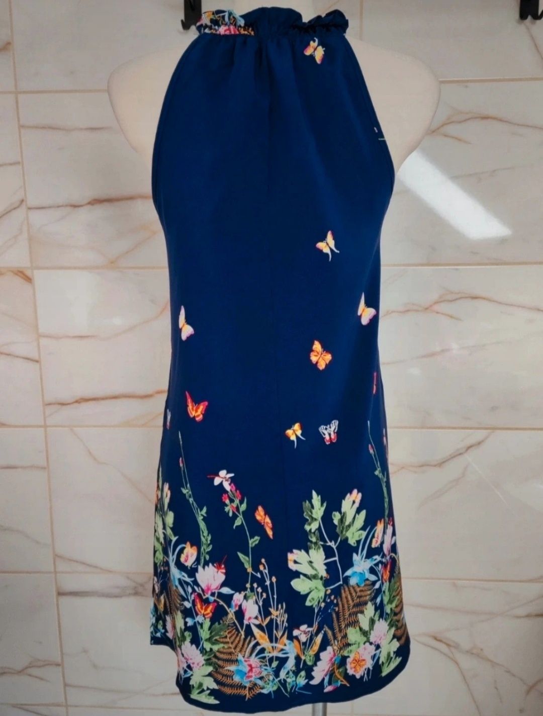 Shein granatowa sukienka w motyle i kwiaty