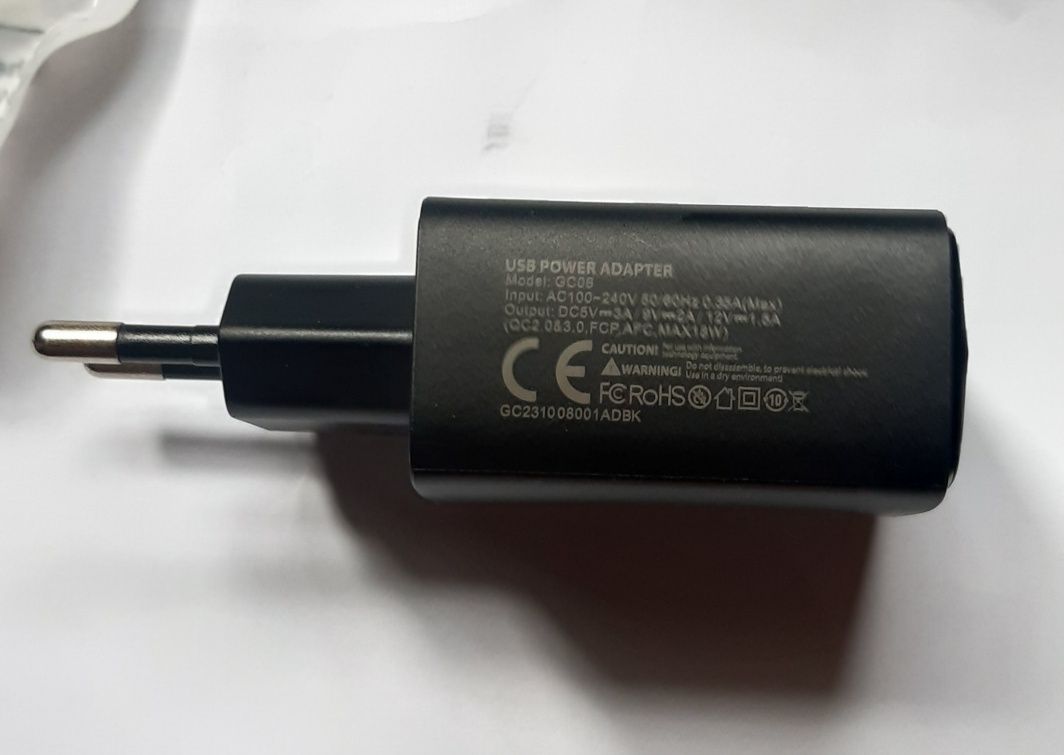 Зарядний пристрій QOOVI 18 Вт USB швидка зарядка
