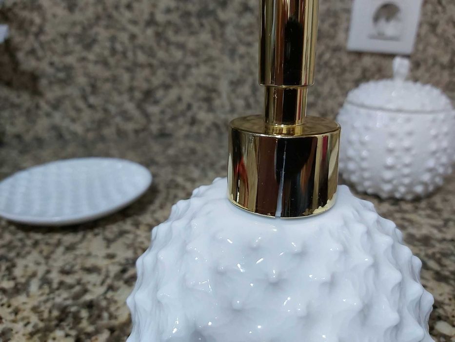 Conjunto Doseador + saboneteira + Pote algodão