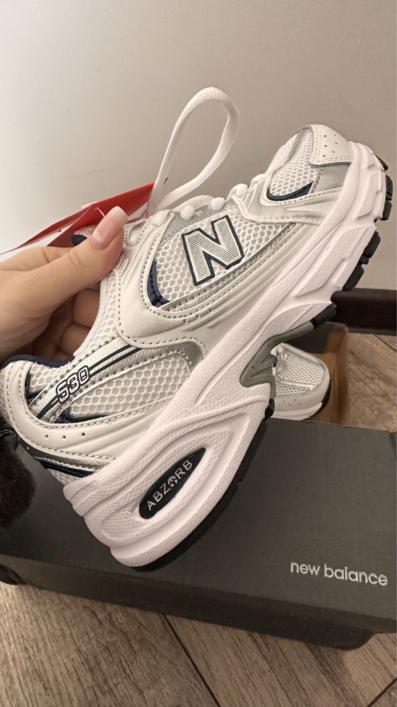 Жіночі кросівки New Balance 530