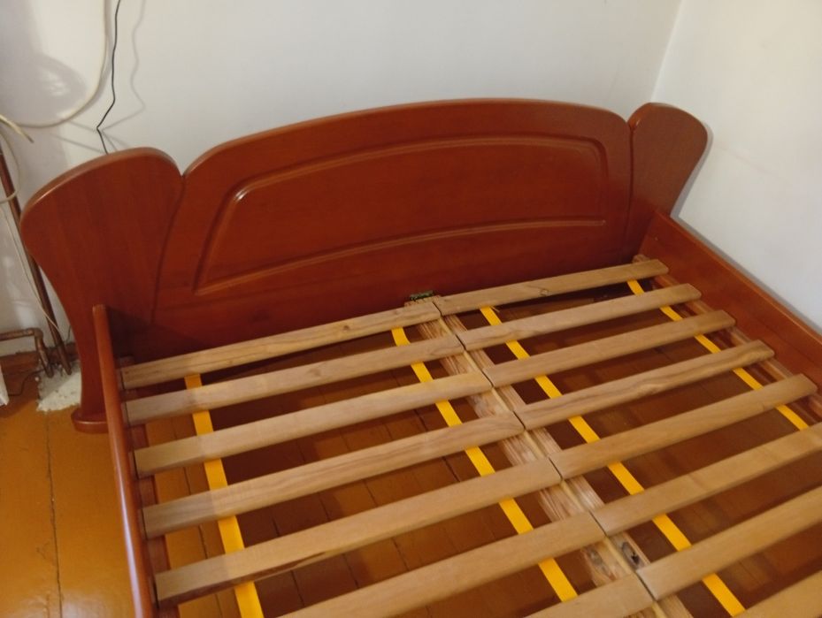 Łóżko drewniane 160x200 sypialnia