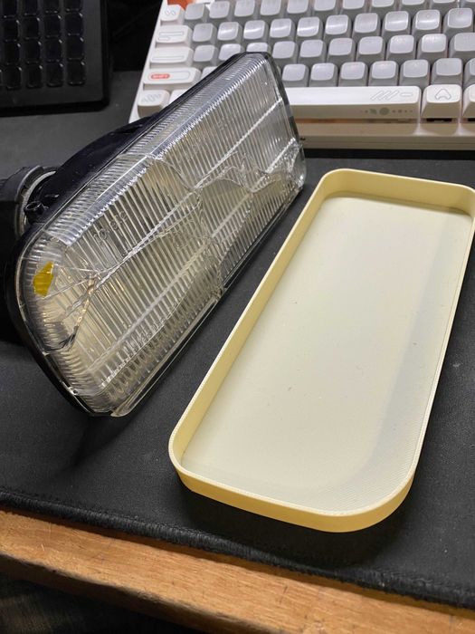 Накладка на протитуманні фари BMW E36 HELLA