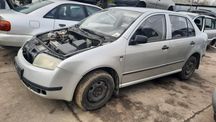 Drzwi lewe prawe klapa  9102 sedan Skoda Fabia I części