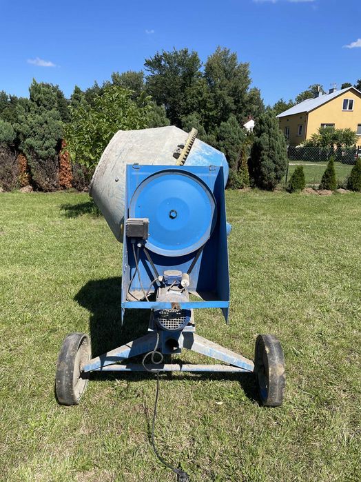 Betoniarka wolnospadowa Agro-Wikt 260L 230V