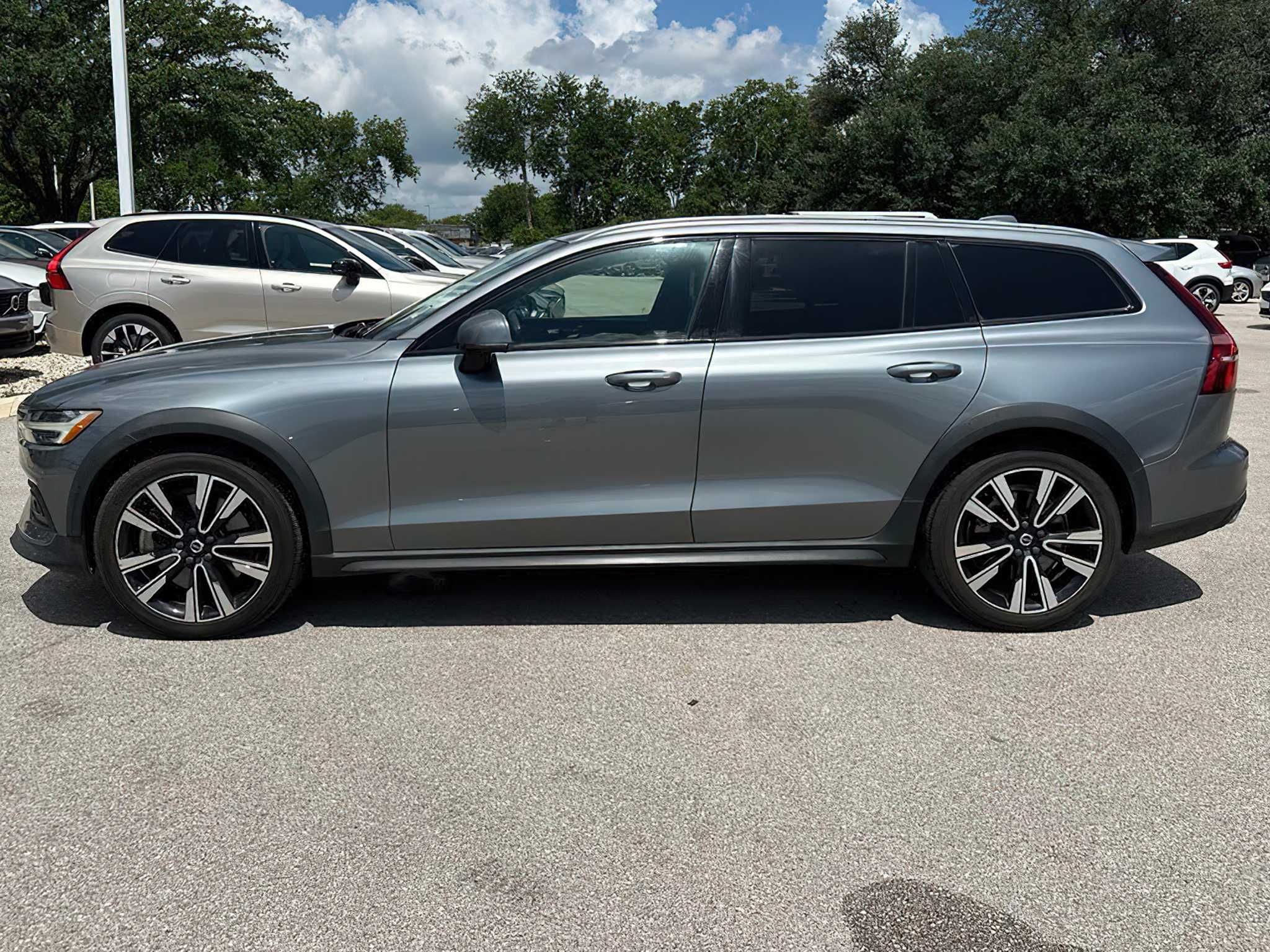 Volvo V60   2020