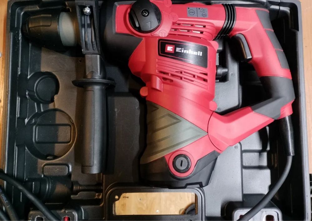 Потужний електричний перфоратор Einhell TC-RH 900