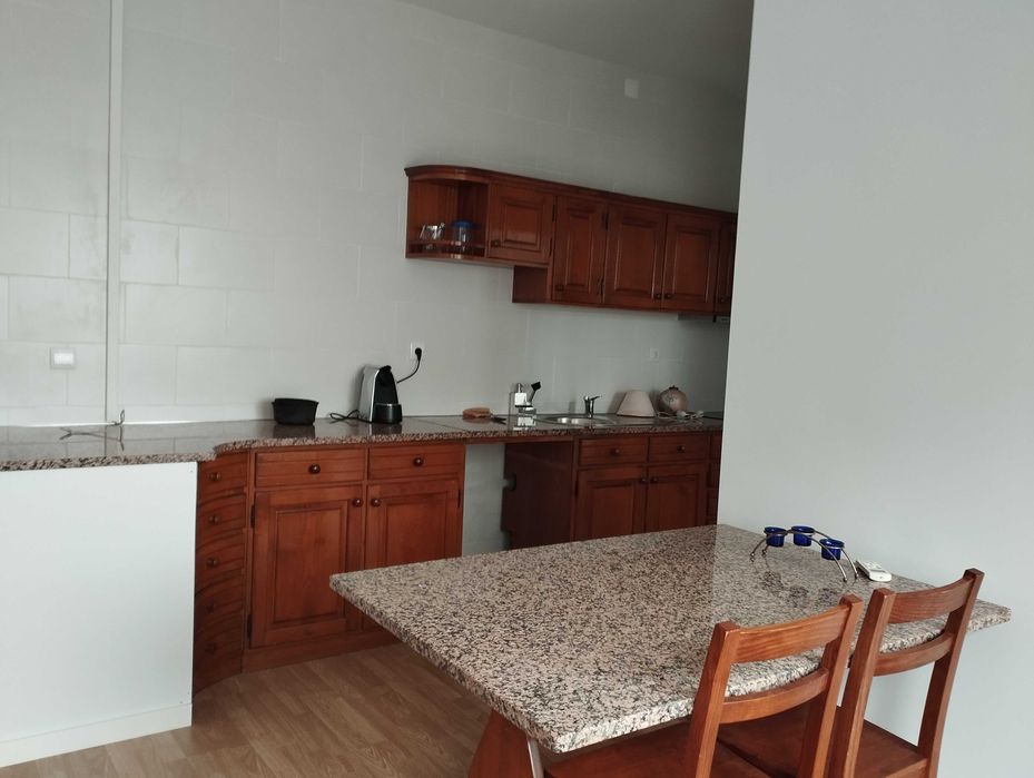 Alugo apartamento T1 em Cesar Oliveira de Azeméis