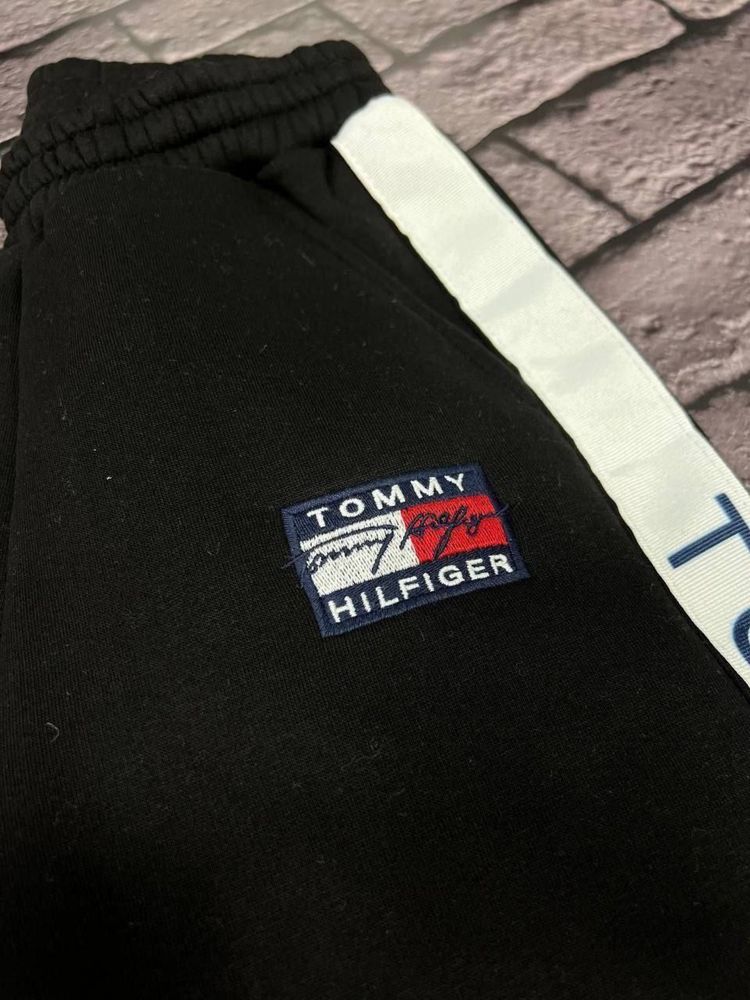 ПОДАРУНОК ДЛЯ НЕЇ! Жіночий спортивний костюм Tommy Hilfiger розм S-XXL