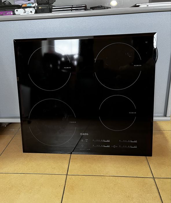 Індукційна плитам AEG HK654200FB