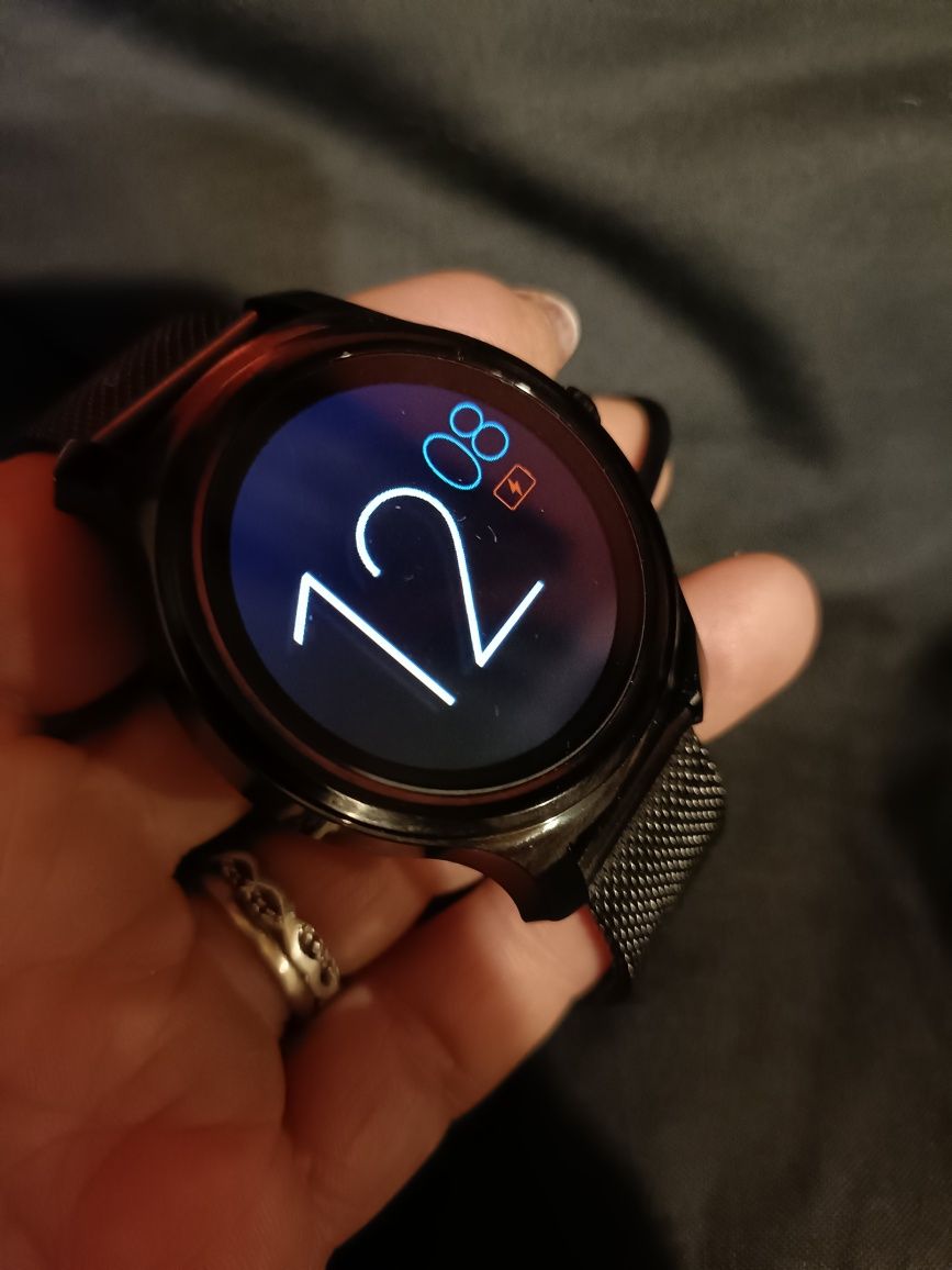 Smartwatch nowy nie używany komplet