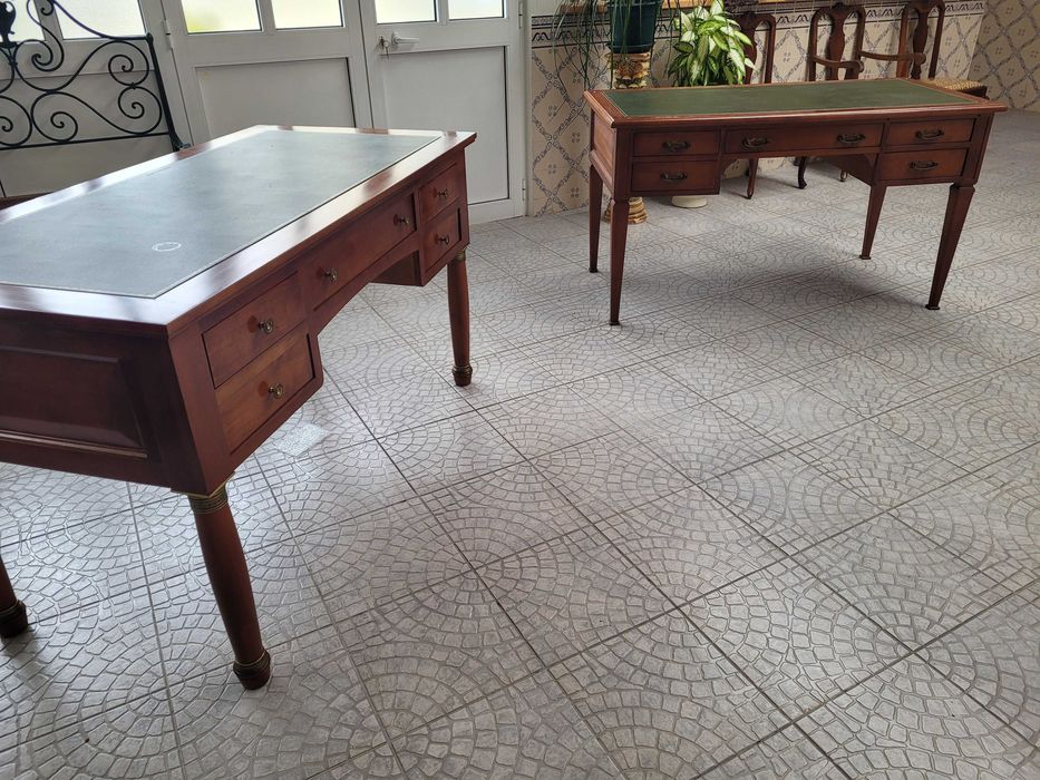 Lote de duas secretárias antiga