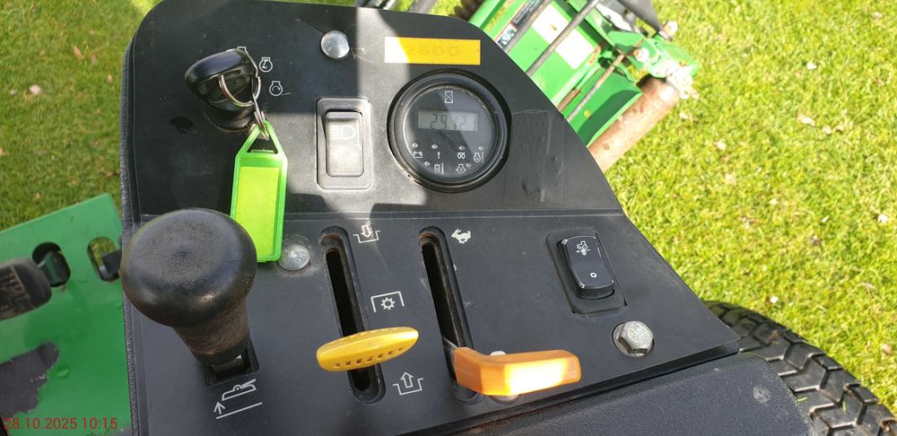 Kosiarka wrzecionowa John Deere 8700, Jacobsen, Toro