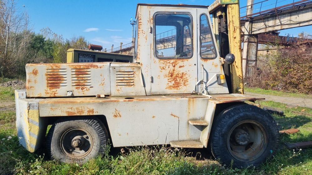 Навантажувач львівський погрузчик 5т