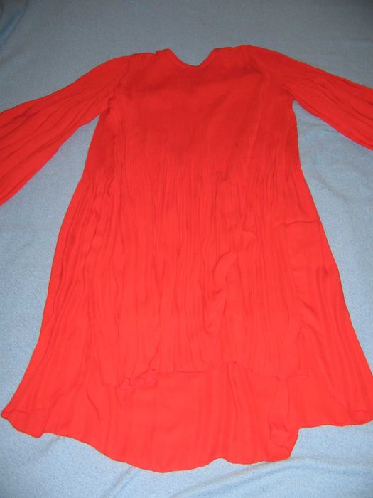 Платье алое ZARA