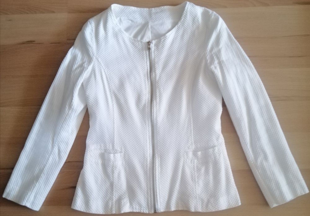 Жіночий літній піджак