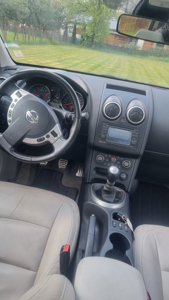 Qashqai +2 2.0b manual