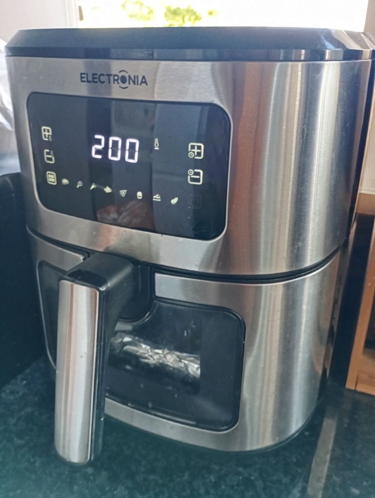 Vendo air fryer usada