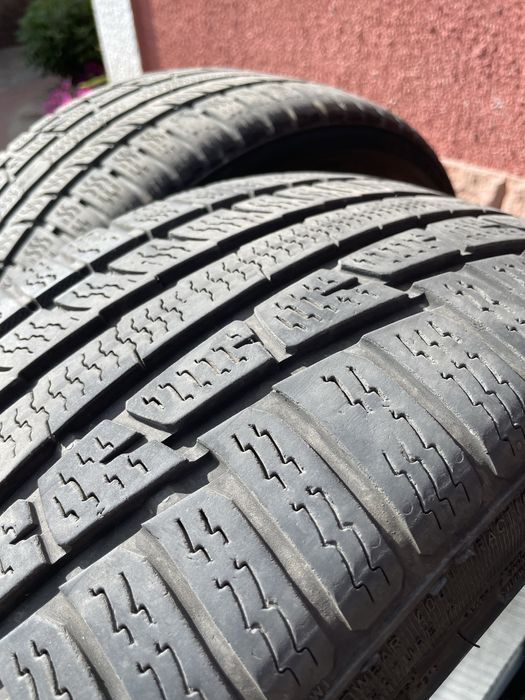 комплект зимової резини 225/40/18 dunlop nokian