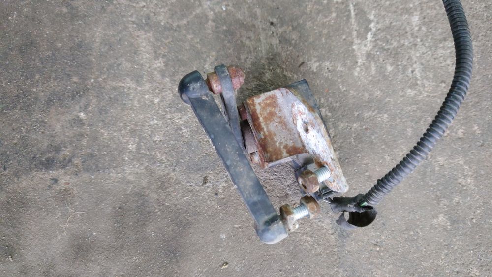 BMW E60 Czujnik poziomowania tyl