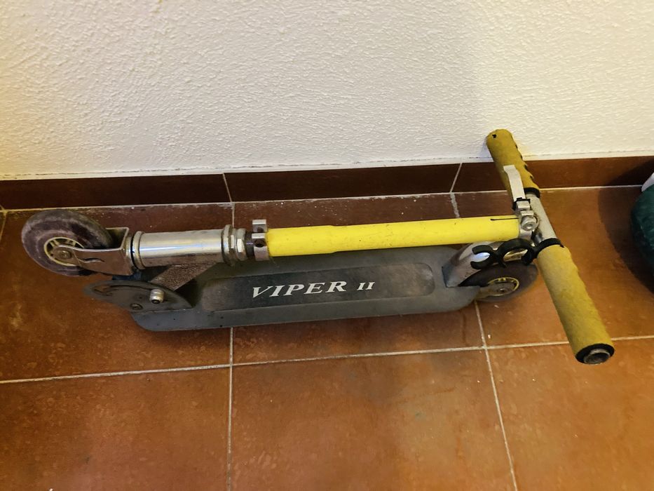 Trotinete antiga precisa de reparação