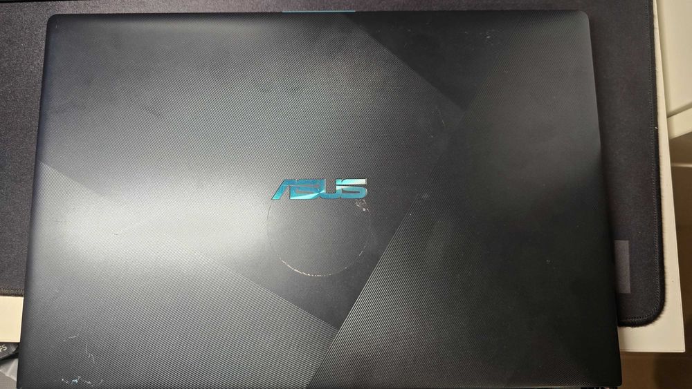 Portatil Asus VIVOBOOK A560U