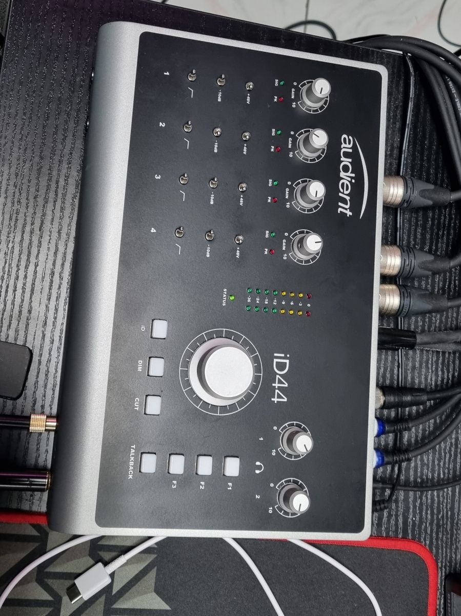 Audient  iD44 20in / 20out