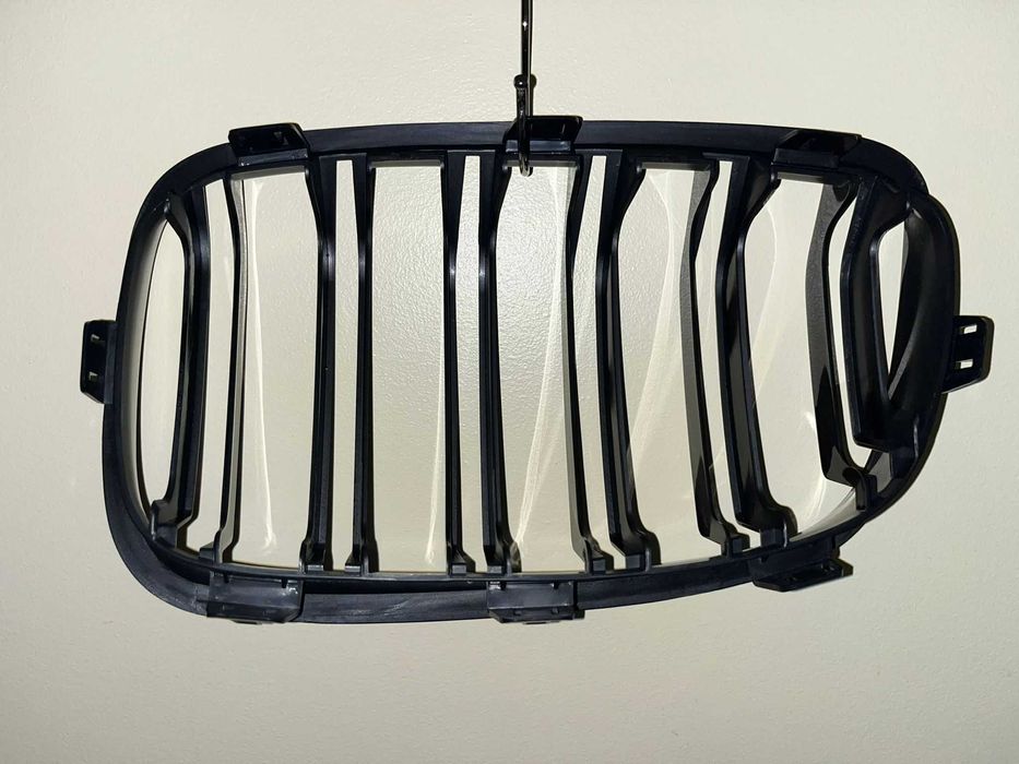 Grelhas preto brilhante F20