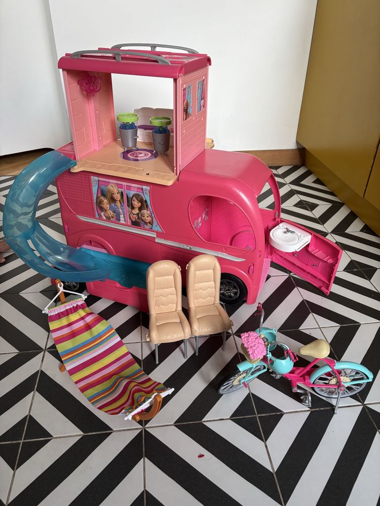 Kamper Barbie wersja LUX z rowerem