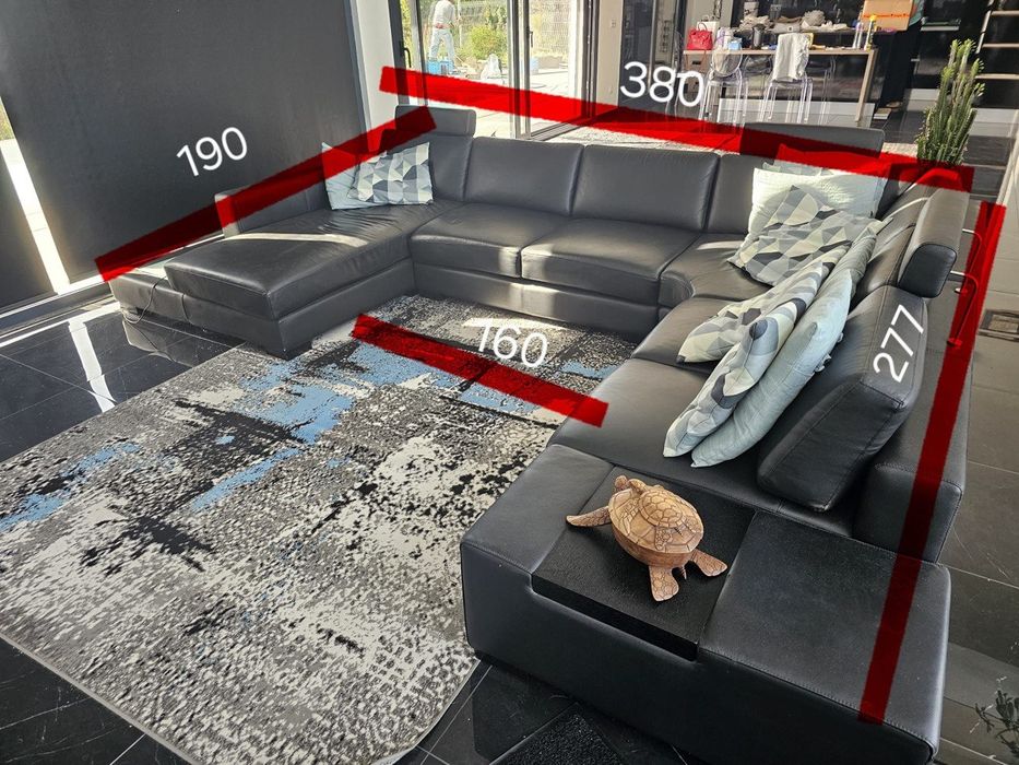 Sofá de Canto em Pele Preta com Chaise Longue – Excelente Estado