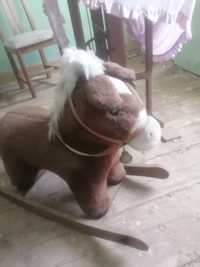 Cavalo em madeira antigo