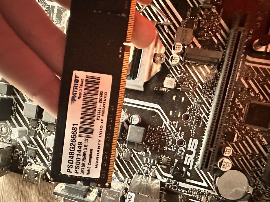 Продам комплект материнська плата процесор та оперативна память