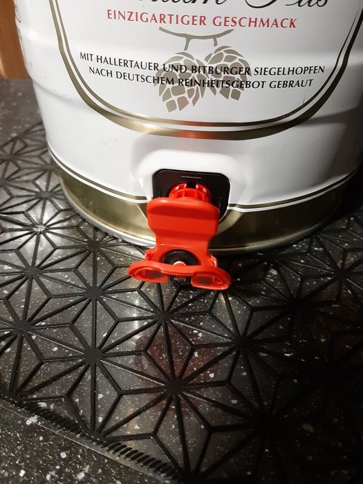 Puszka po piwie bitburger 5l