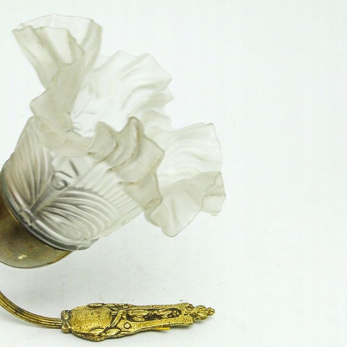 Kinkiet w stylu secesyjnym