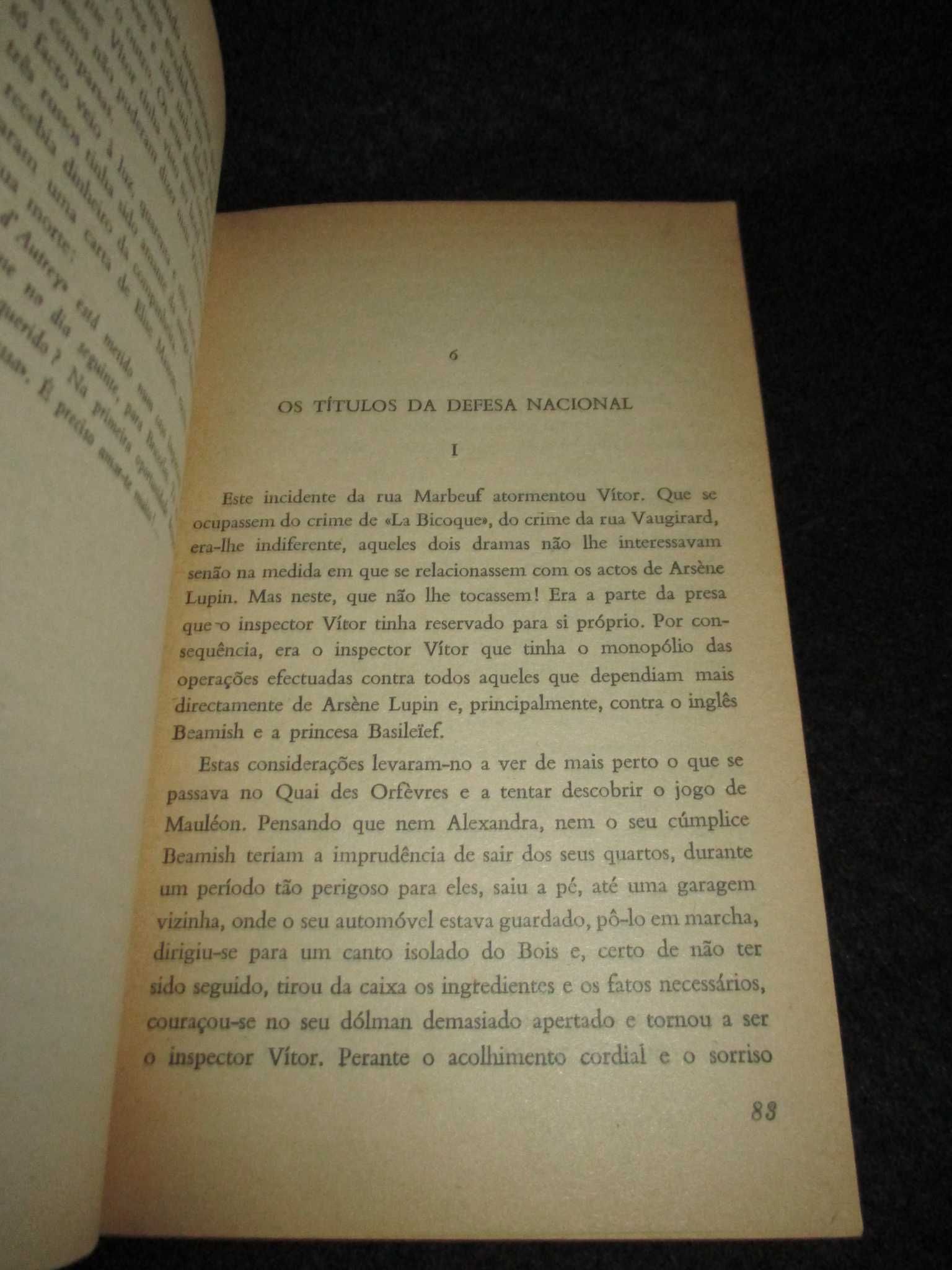 Livros de Bolso Carré Arsène Lupin John Barrow Mark Twain Stevenson