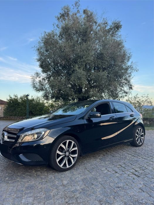Mercedes-Benz Classe A180d Automático 2013