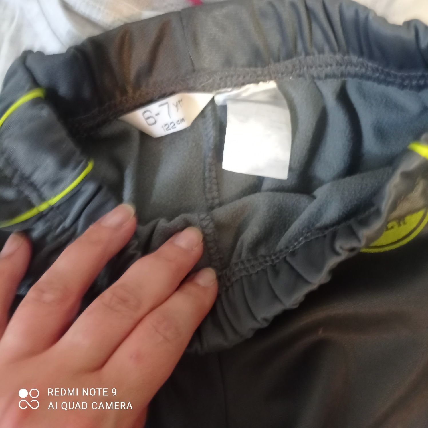Zestaw dla chłopca rozm 122, koszulki bluzy spodnie