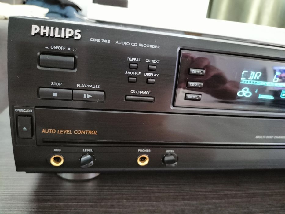 Odtwarzacz Nagrywarka CD Philips CDR 785