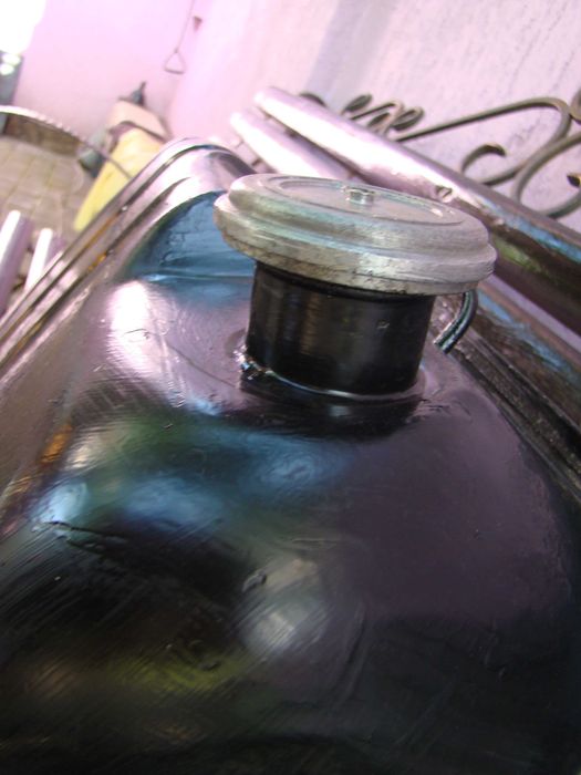 Бензобак автомобиля ВАЗ 2101-07.