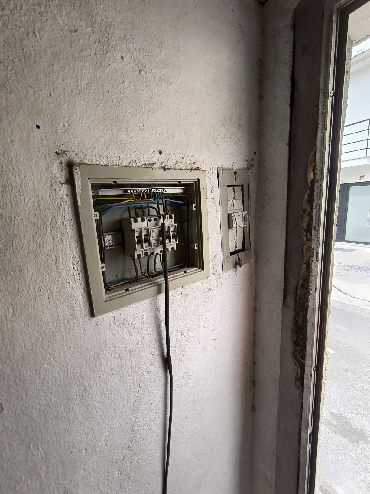 Vendo casa com obras em Andamento