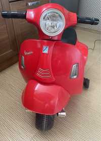 Skuter elektryczny Vespa dla dziecka