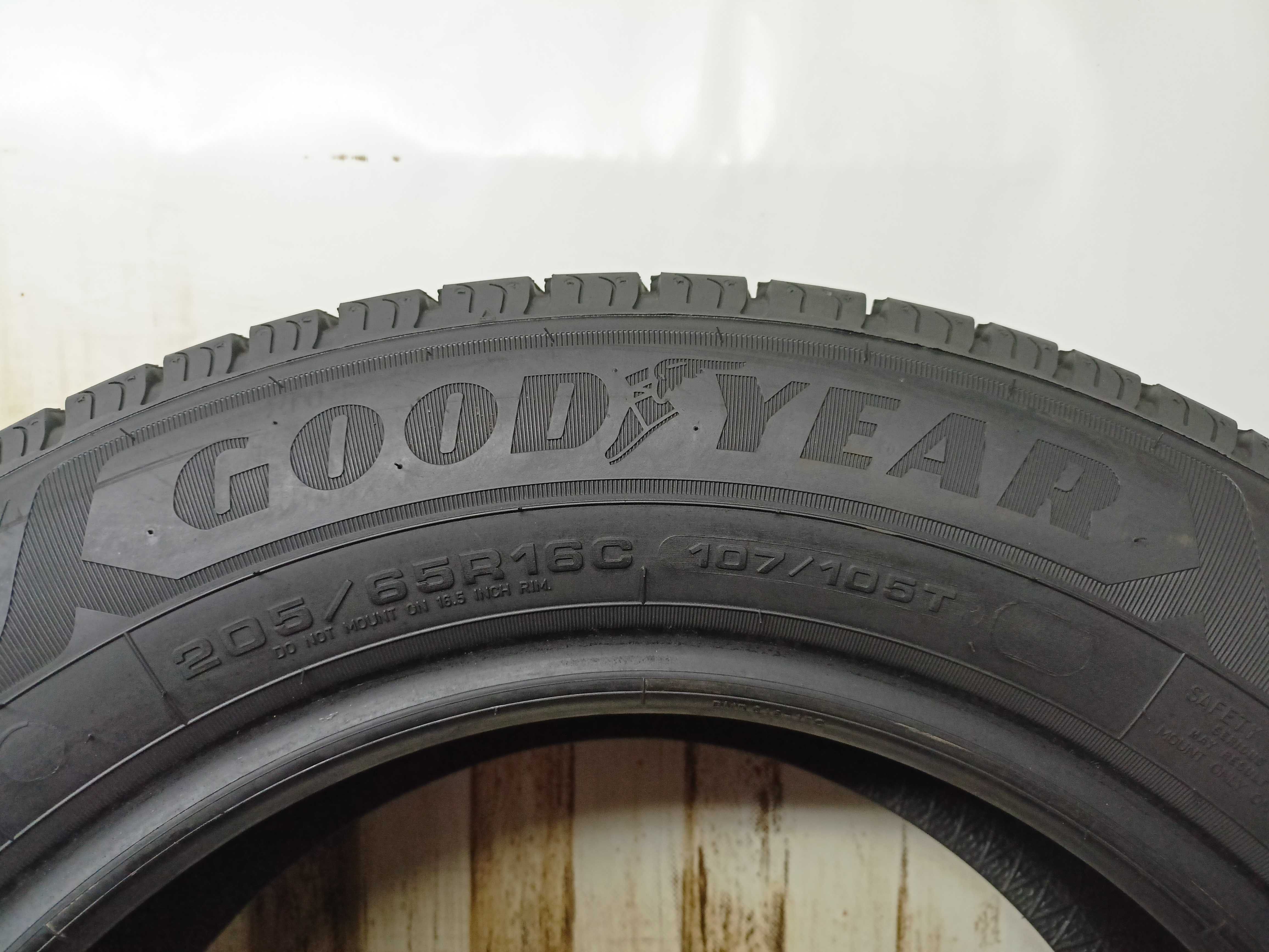 Goodyear Efficientgrip Cargo 2 205/65/16C 23r. 107/105T 8,6mm (3635)