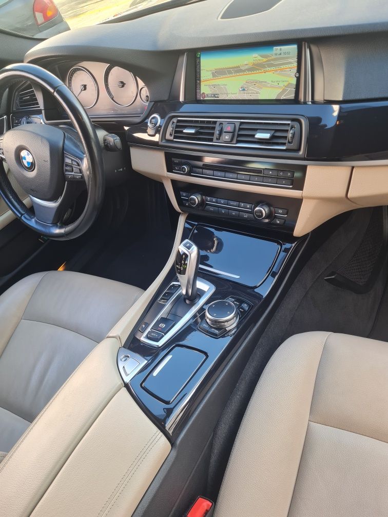 Bmw 520d LCI de 190cv versão Luxury Line ( 2015/10 )