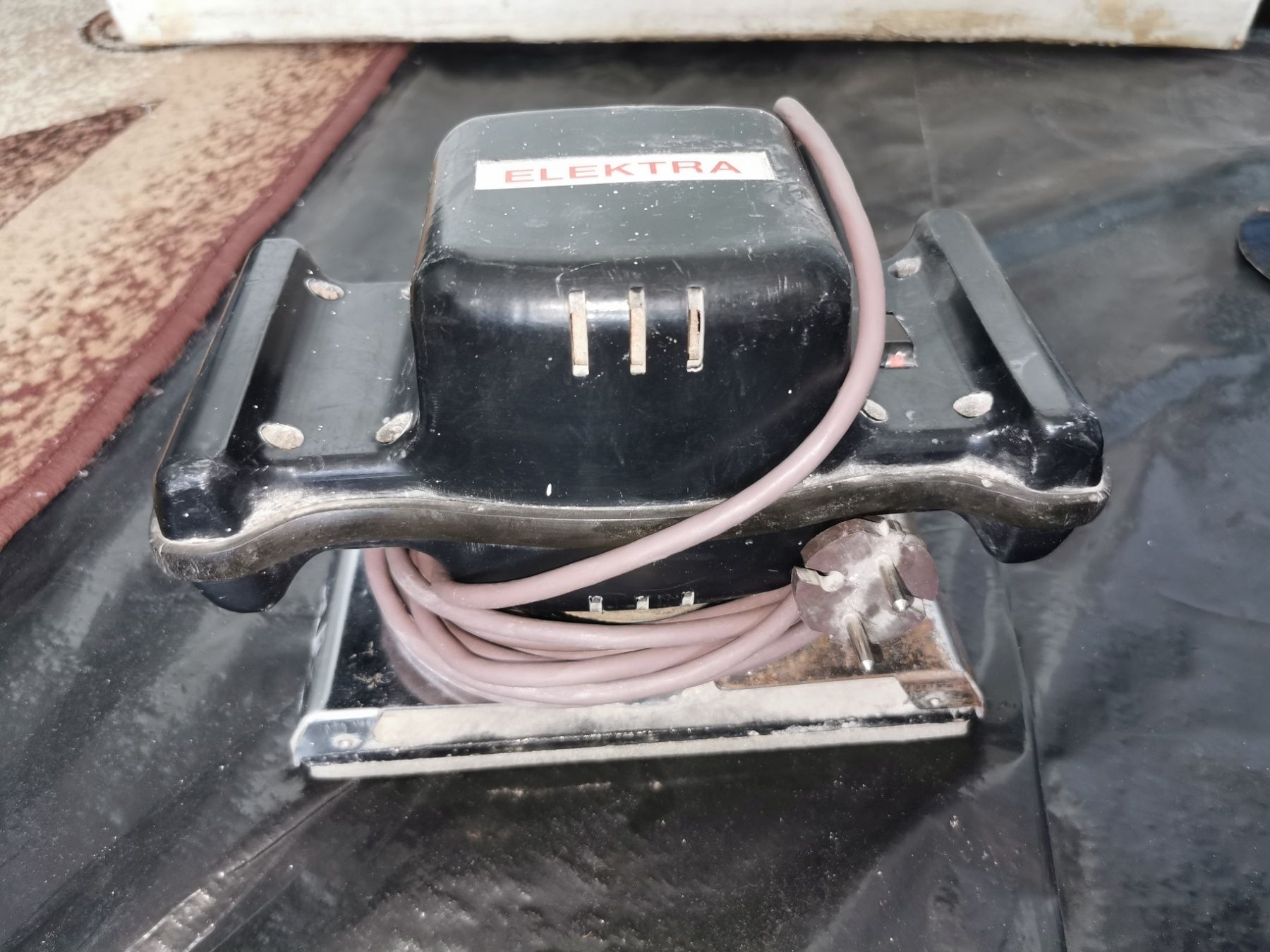 Вибро шлифовальная машинка Elektra cccp
Полностью исправная!
В отлич
