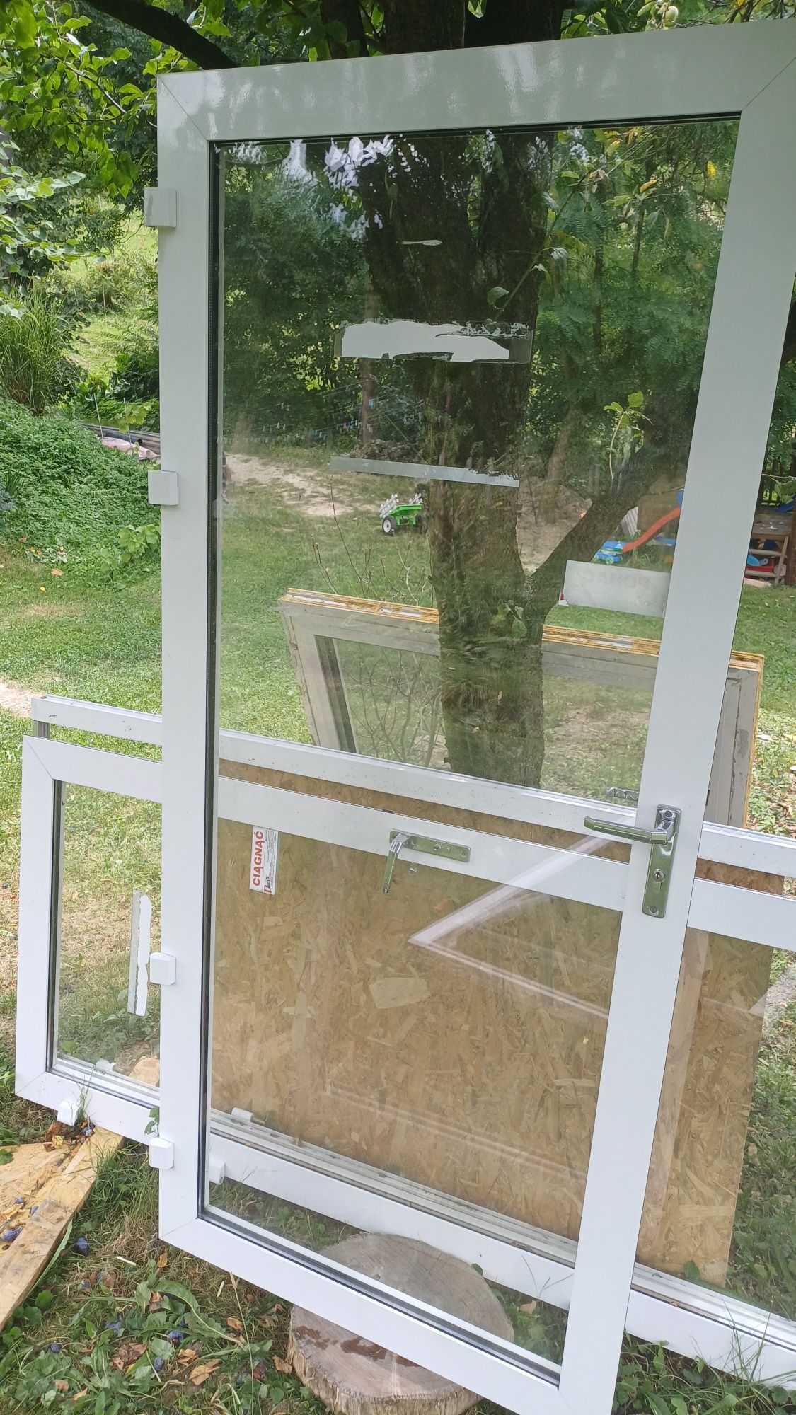 Drzwi wewnętrzne aluminiowe przeszklone