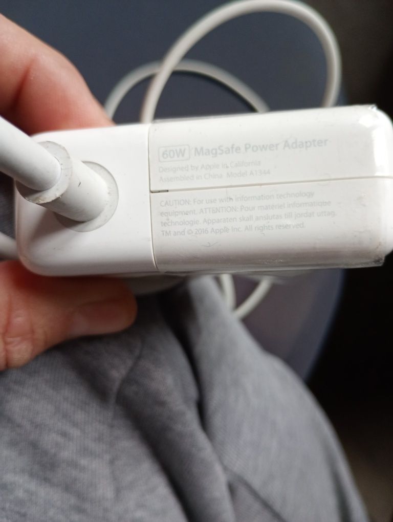 Apple MagSafe Power Adapter 60W