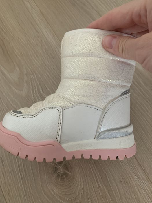 Продам зимние ботинки для девочки