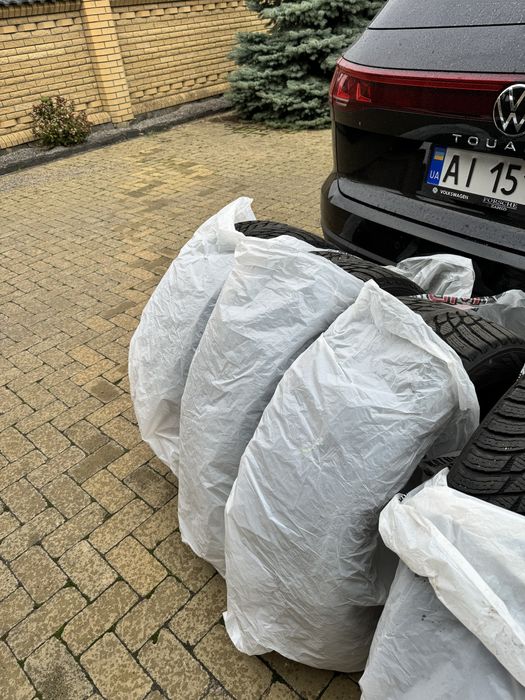 Зимова гума Nokian  285 45 r20 4999грн. за 1 шт.