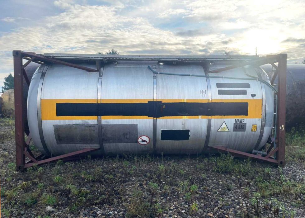 Zbiornik nierdzewny 25 000 l (inox) – z wężownicą grzewczą, izolowany