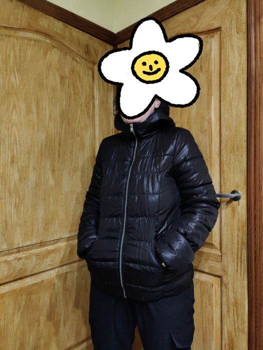 Без дефектів гарна демісезонна куртка з капюшоном  розмір М 46